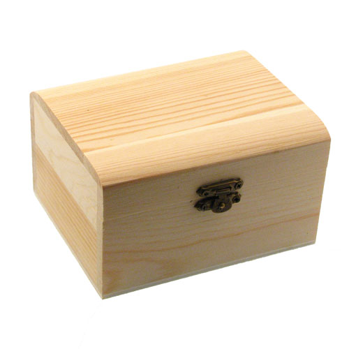 Škrinjica drvena 12,8x10,5x7,6 cm